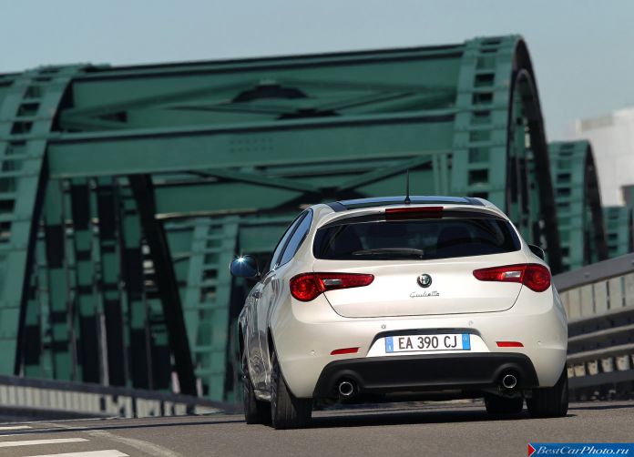 2011 Alfa Romeo Giulietta - фотография 110 из 188