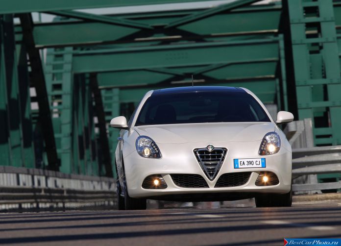 2011 Alfa Romeo Giulietta - фотография 118 из 188