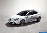 alfa_romeo_2011_giulietta_126.jpg