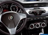 alfa_romeo_2011_giulietta_136.jpg