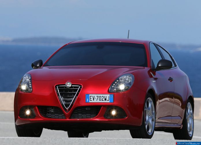 2014 Alfa Romeo Giulietta Quadrifoglio Verde - фотография 11 из 67