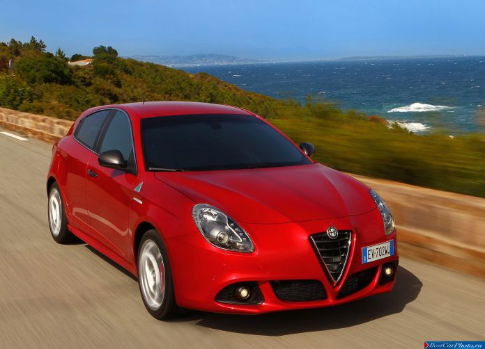 2014 Alfa Romeo Giulietta Quadrifoglio Verde - фотография 17 из 67