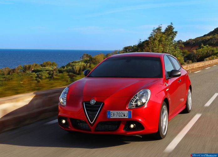 2014 Alfa Romeo Giulietta Quadrifoglio Verde - фотография 20 из 67