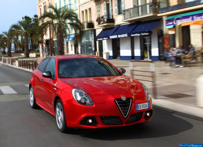 2014 Alfa Romeo Giulietta Quadrifoglio Verde - фотография 22 из 67