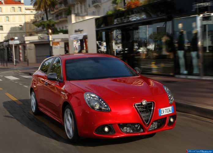 2014 Alfa Romeo Giulietta Quadrifoglio Verde - фотография 24 из 67