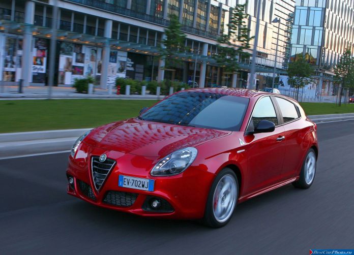 2014 Alfa Romeo Giulietta Quadrifoglio Verde - фотография 27 из 67