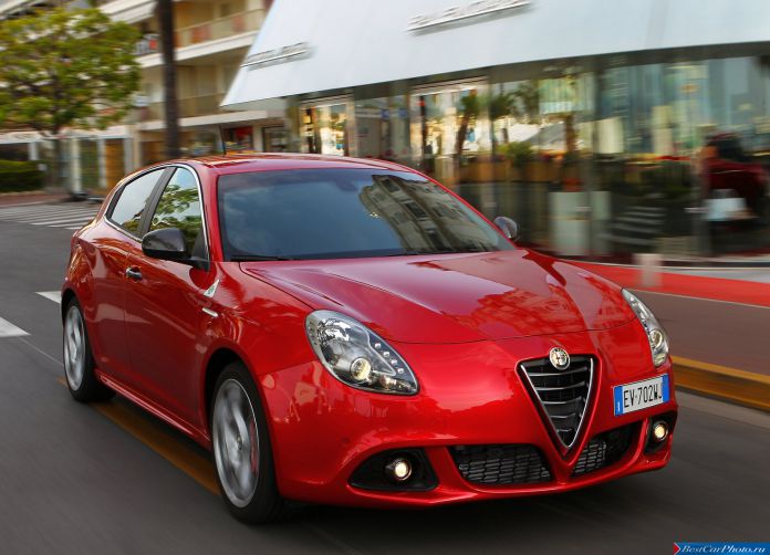 2014 Alfa Romeo Giulietta Quadrifoglio Verde - фотография 29 из 67