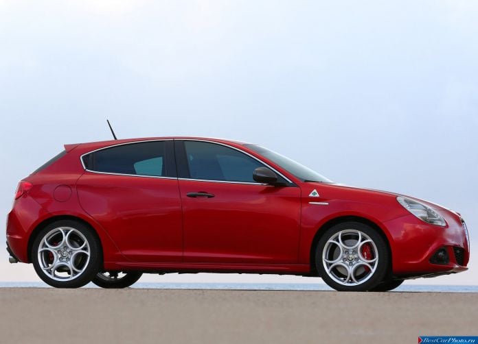 2014 Alfa Romeo Giulietta Quadrifoglio Verde - фотография 33 из 67