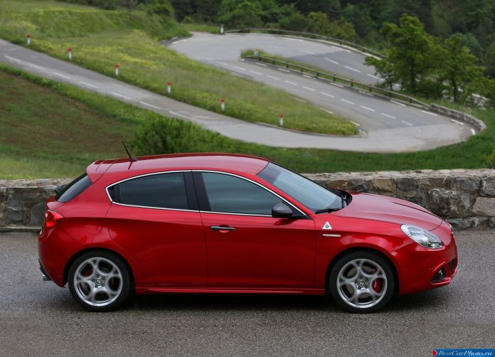 2014 Alfa Romeo Giulietta Quadrifoglio Verde - фотография 34 из 67