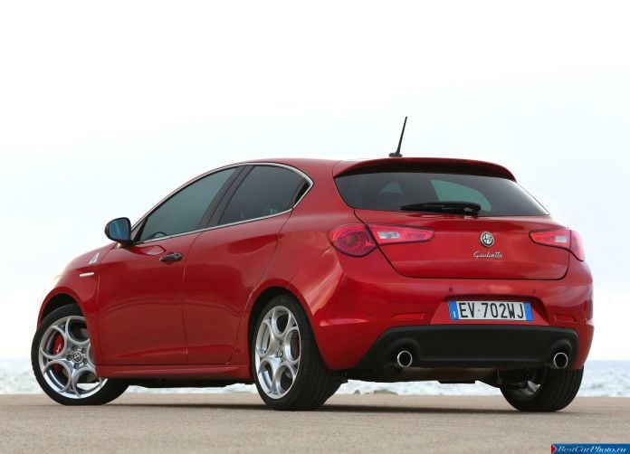 2014 Alfa Romeo Giulietta Quadrifoglio Verde - фотография 38 из 67