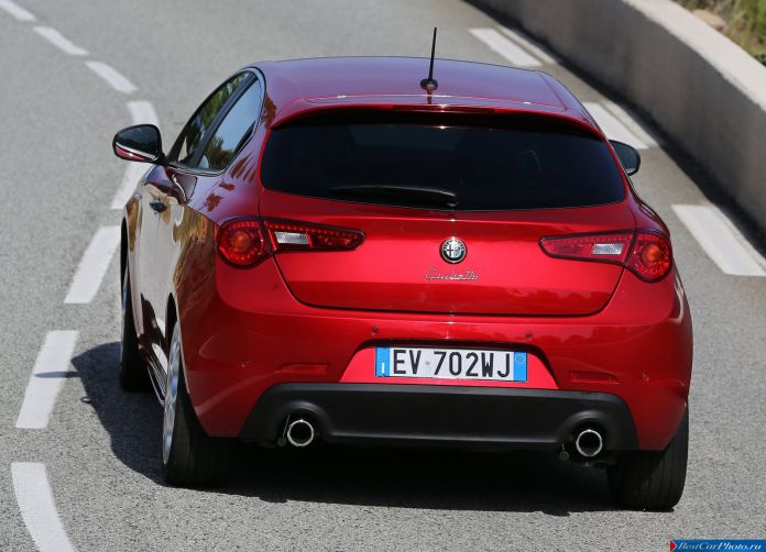 2014 Alfa Romeo Giulietta Quadrifoglio Verde - фотография 41 из 67