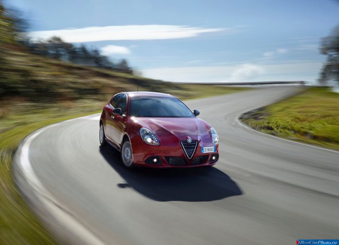 2015 Alfa Romeo Giulietta Sprint - фотография 12 из 76