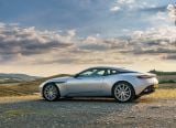 aston_martin_2017_db11_lightning_sliver_102.jpg