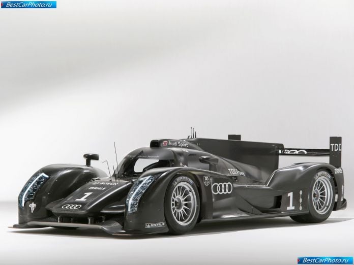 2011 Audi R18 - фотография 1 из 9