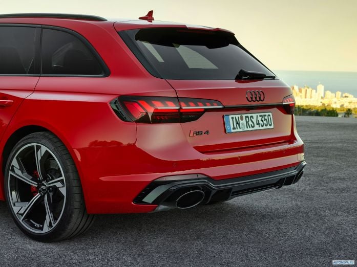 2020 Audi RS4 Avant - фотография 38 из 40