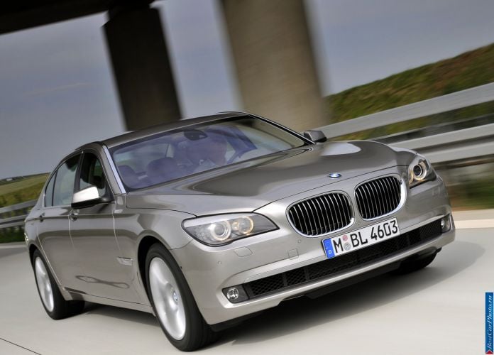 2009 BMW 750Li - фотография 22 из 98