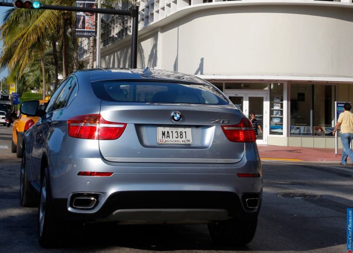 2010 BMW X6 ActiveHybrid - фотография 105 из 164