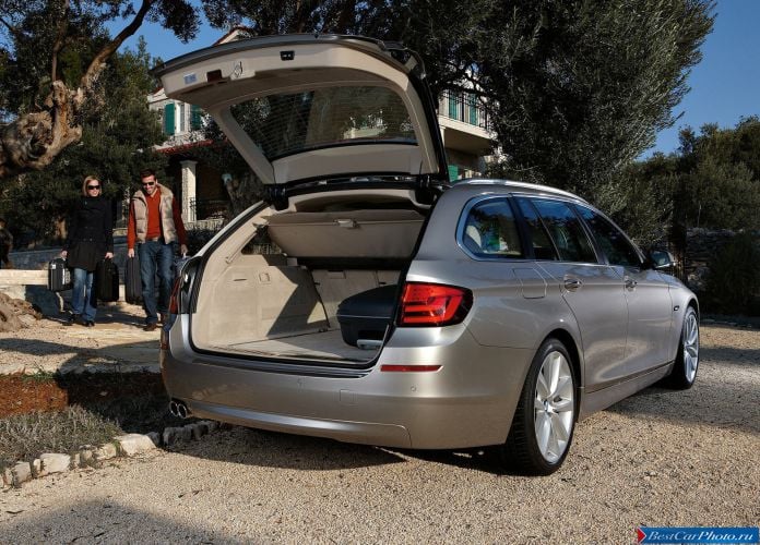 2011 BMW 5-series Touring - фотография 103 из 194