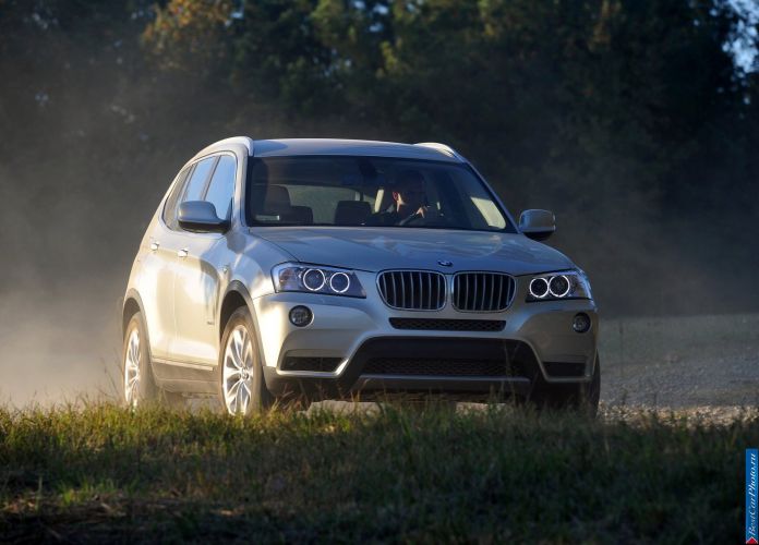 2011 BMW X3 xDrive35i - фотография 32 из 217