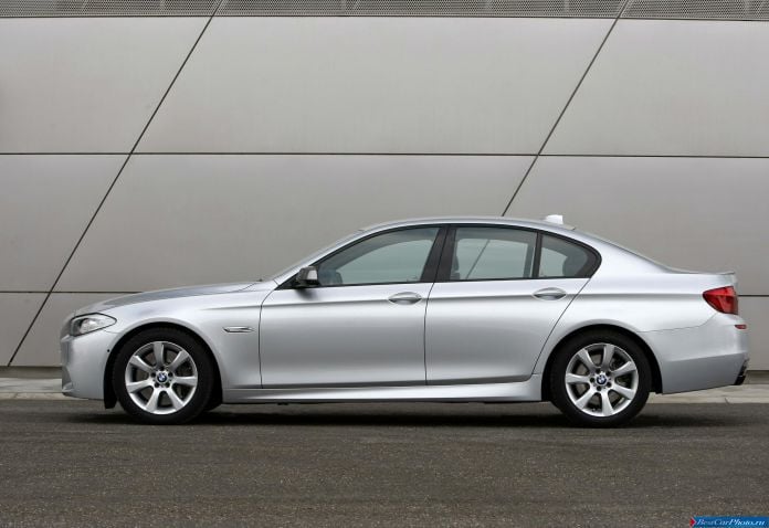 2012 BMW 5-series M550d xDrive Sedan - фотография 55 из 116