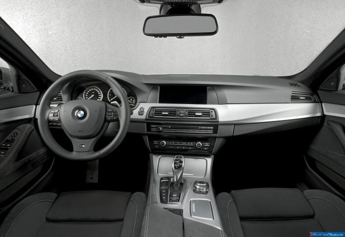 2012 BMW 5-series M550d xDrive Sedan - фотография 99 из 116