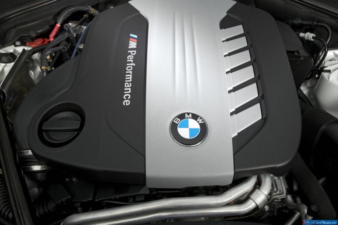 2012 BMW M550d xDrive Touring - фотография 12 из 18