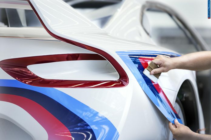 2015 BMW 3.0 CSL Hommage R Concept - фотография 33 из 57