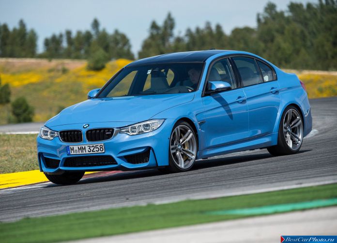 2015 BMW M3 Sedan - фотография 16 из 89