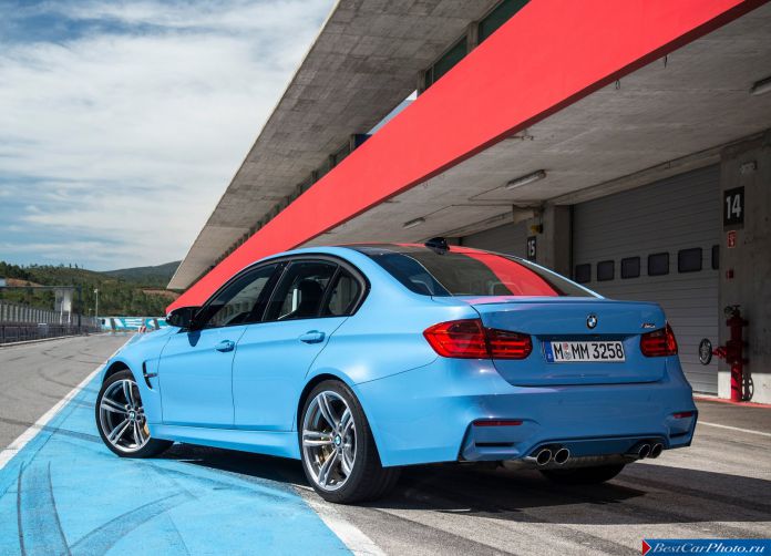 2015 BMW M3 Sedan - фотография 32 из 89