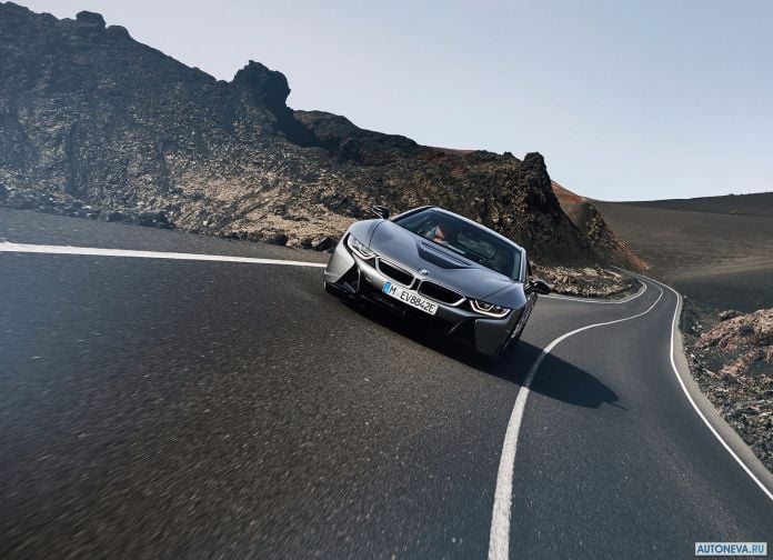 2019 BMW i8 Coupe - фотография 15 из 25