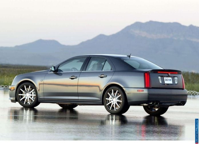 2005 Cadillac STS SAE 100 - фотография 10 из 38