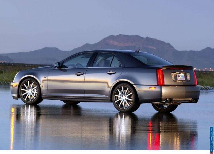 2005 Cadillac STS SAE 100 - фотография 12 из 38