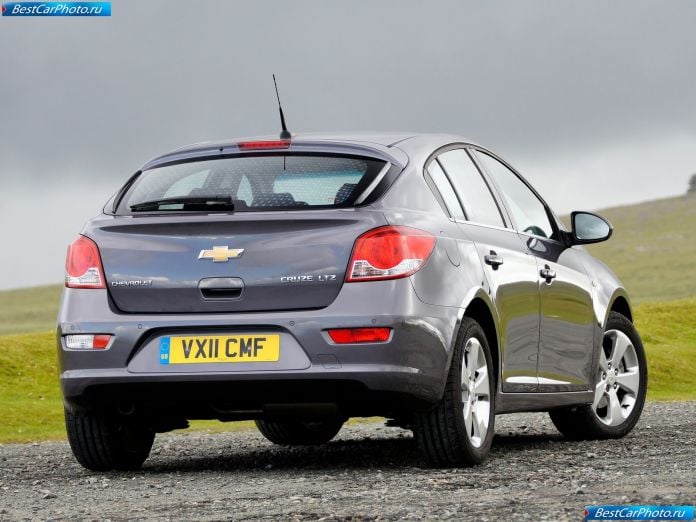 2012 Chevrolet Cruze Hatchback - фотография 30 из 73