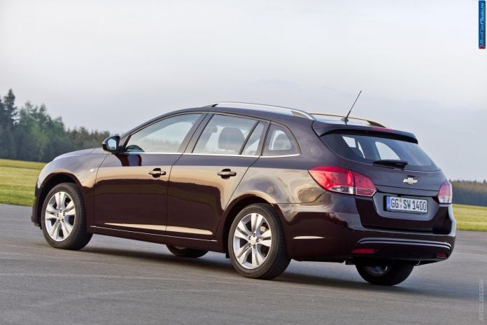 2013 Chevrolet Cruze Station Wagon - фотография 21 из 82