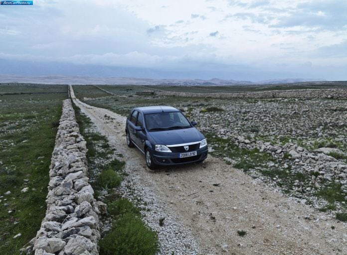 2009 Dacia Logan - фотография 11 из 45