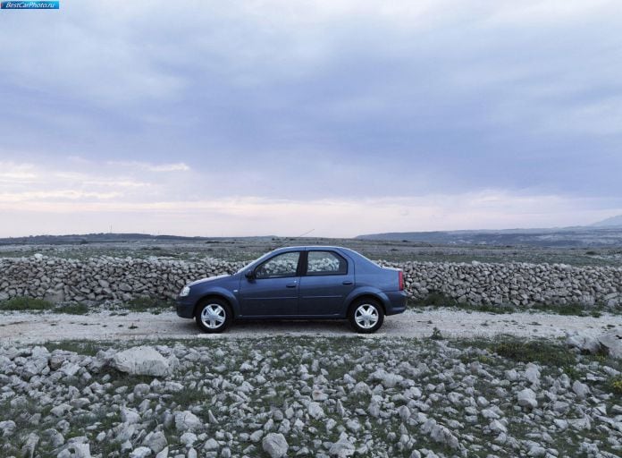 2009 Dacia Logan - фотография 12 из 45