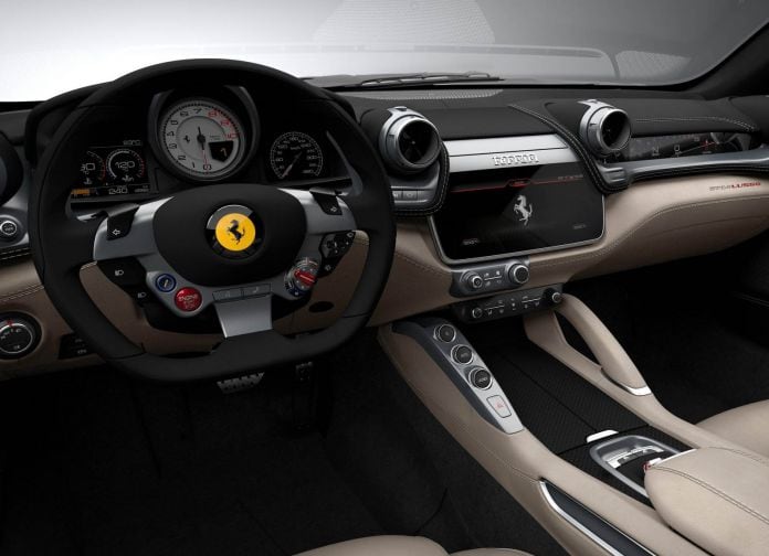 2016 Ferrari GTC4lusso - фотография 46 из 53