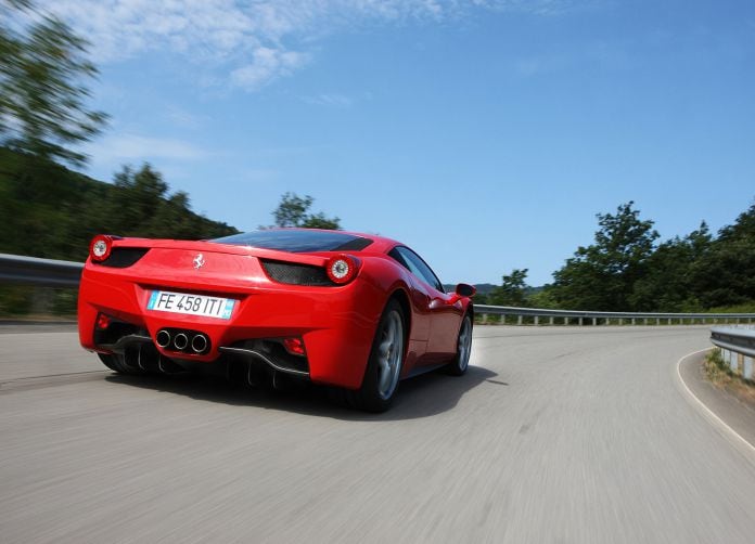 2011 Ferrari 458 Italia - фотография 12 из 31