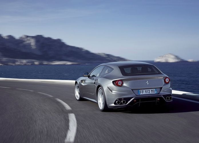 2012 Ferrari FF - фотография 15 из 32