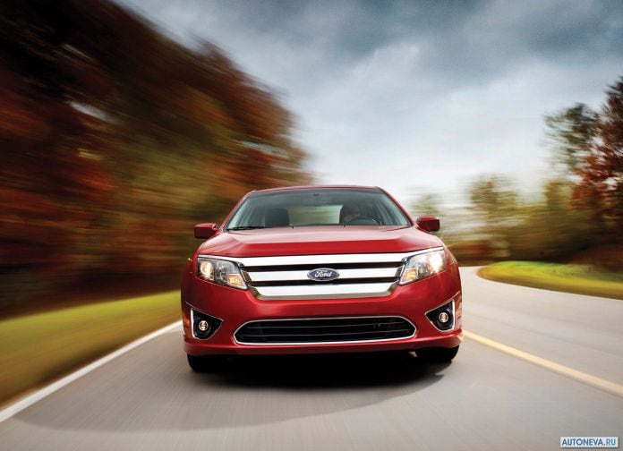 2010 Ford Fusion - фотография 15 из 33