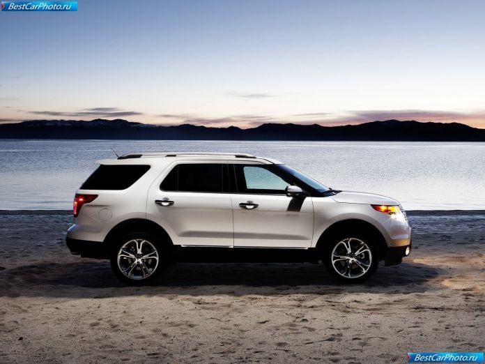 2011 Ford Explorer - фотография 16 из 80