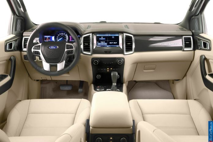 2015 Ford Everest - фотография 31 из 46