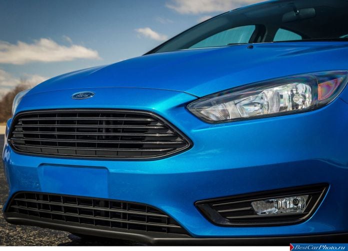 2015 Ford Focus Sedan - фотография 17 из 25