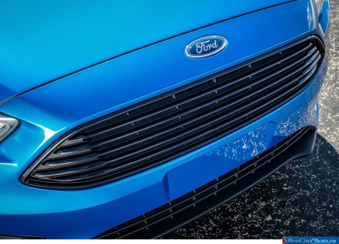 2015 Ford Focus Sedan - фотография 18 из 25