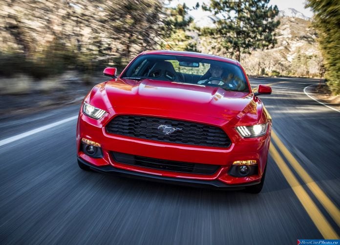 2015 Ford Mustang EcoBoost - фотография 46 из 93