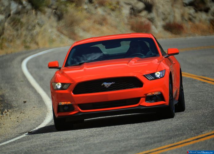 2015 Ford Mustang EcoBoost - фотография 50 из 93