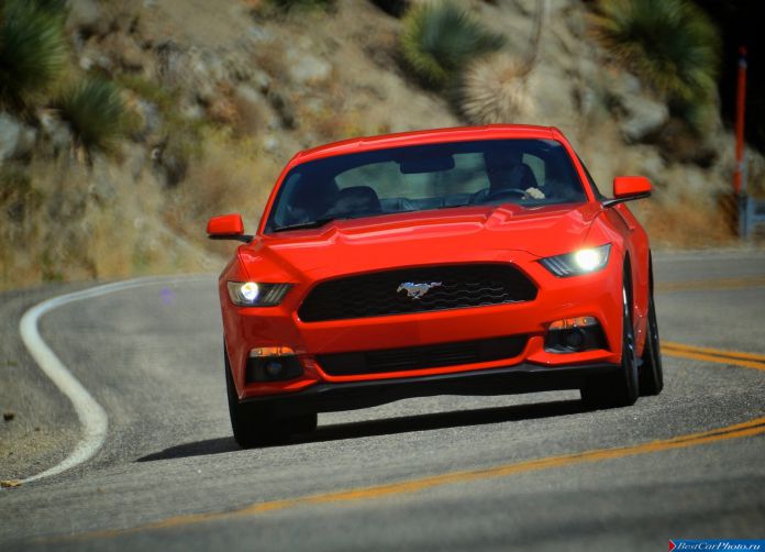 2015 Ford Mustang EcoBoost - фотография 51 из 93