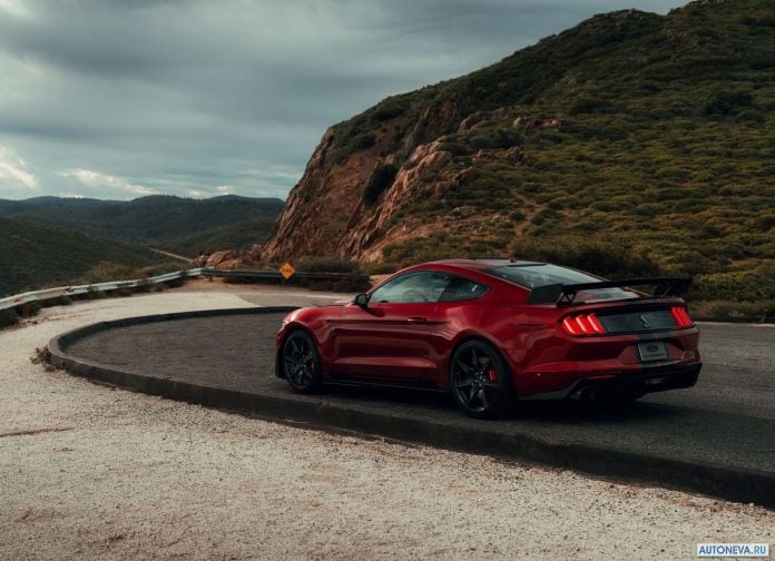 2020 Ford Mustang Shelby GT500 - фотография 15 из 86