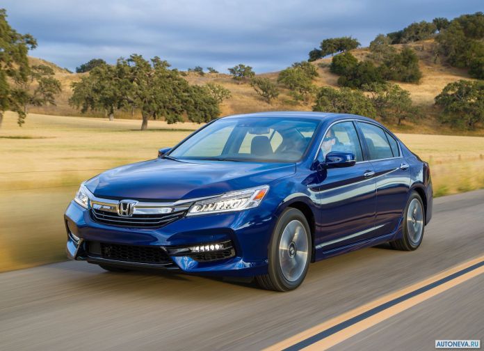 2017 Honda Accord Hybrid - фотография 22 из 77