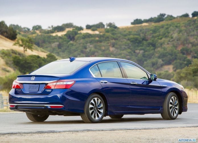 2017 Honda Accord Hybrid - фотография 33 из 77